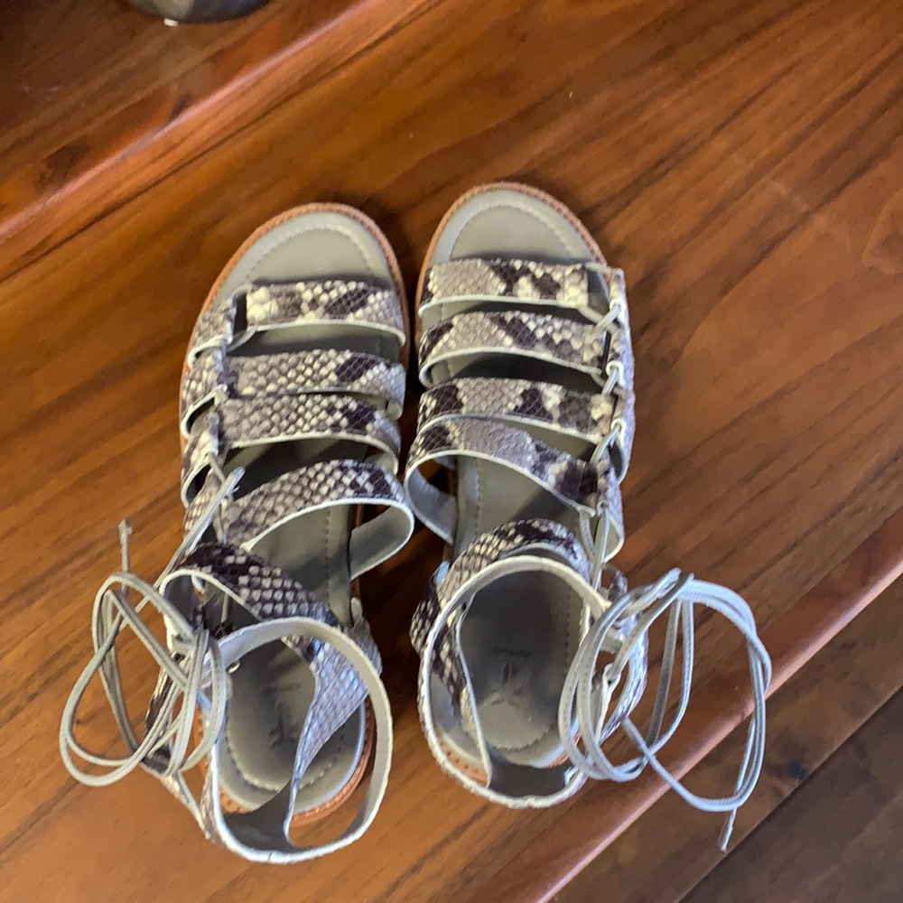 Frye Snakeskin Gladiator Sandals Size 9
